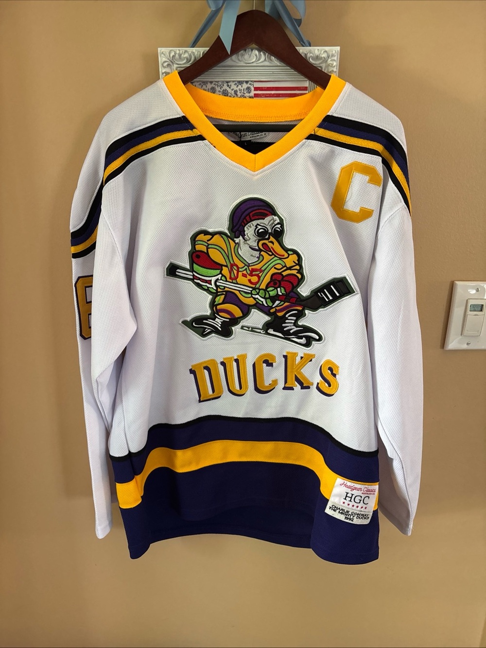 NEW Mighty  Ducks Vintage Style Hockey Jersey - White/Yellow/purple Size L